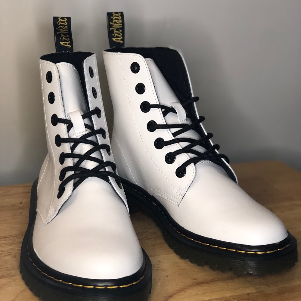 Dr. Martens White Boot size 8 US / size 6 UK